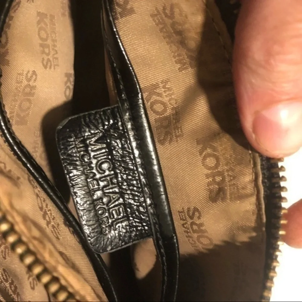Michael kors patent leather cosmetic bag